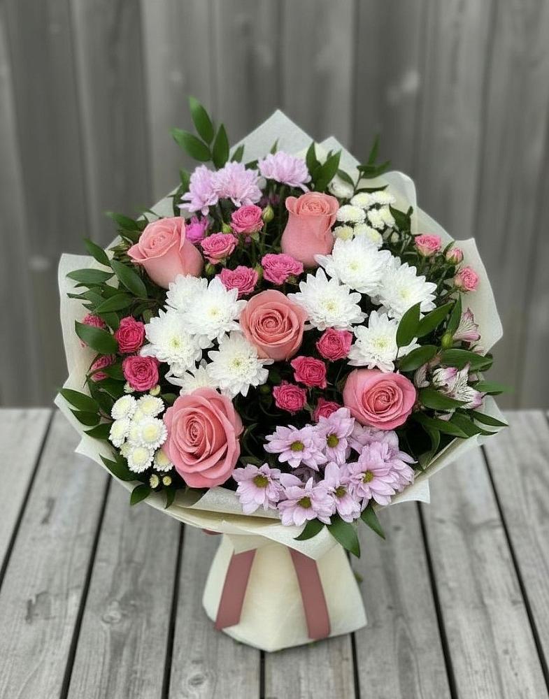 Букет цветов из: Альстромерии, Гвоздики, Розы и Хризантемы в Базарные Матаки