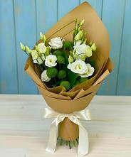 Букет цветов из:  Хризантемы и Лизиантусы в Базарные Матаки